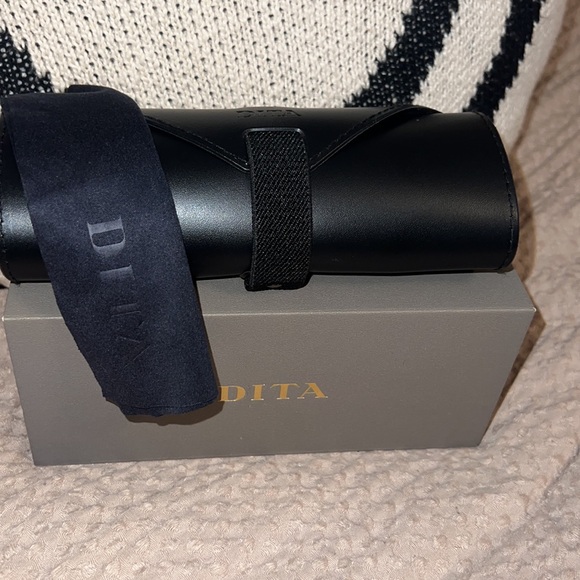 Dita Narcissus frames - Picture 5 of 5